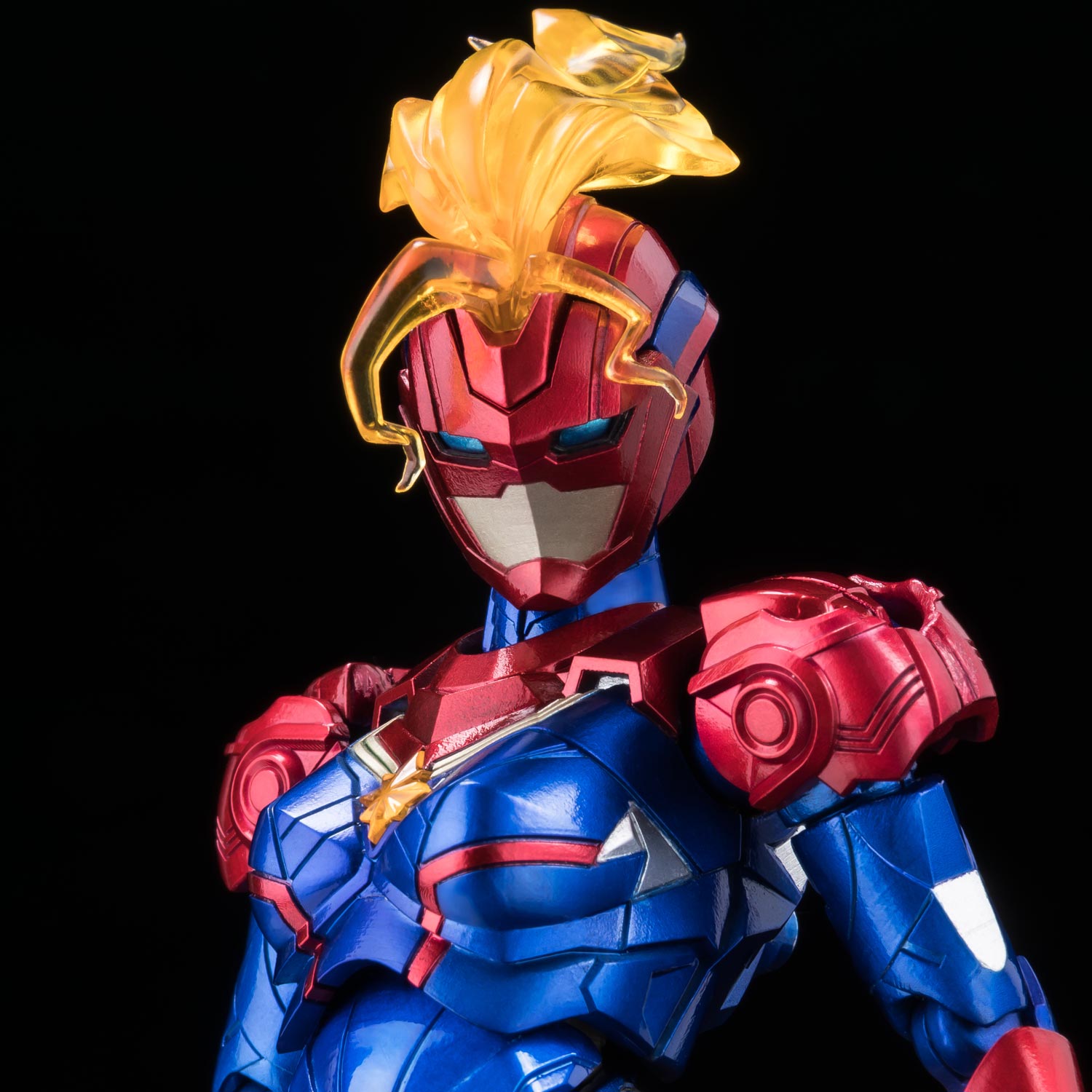 FIGHTING ARMOR Captain Marvel FIGHTING ARMOR Captain Marvel